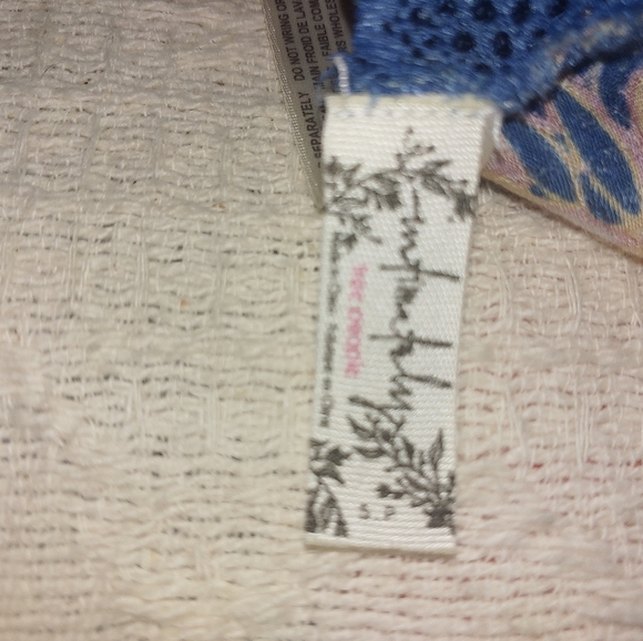 Lacy top - Picture 3 of 3